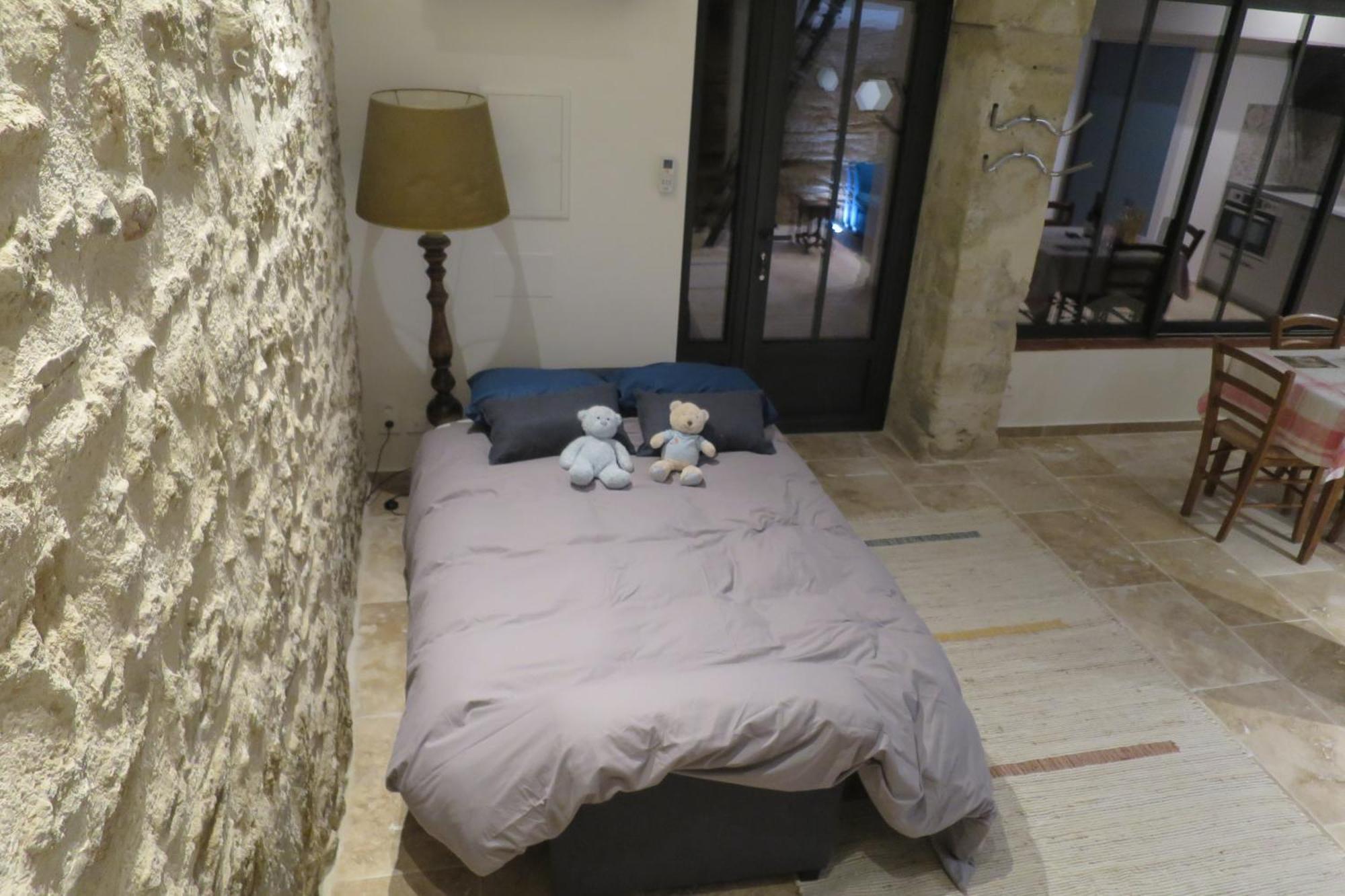 La Grotte Apartment Serignan-du-Comtat Luaran gambar