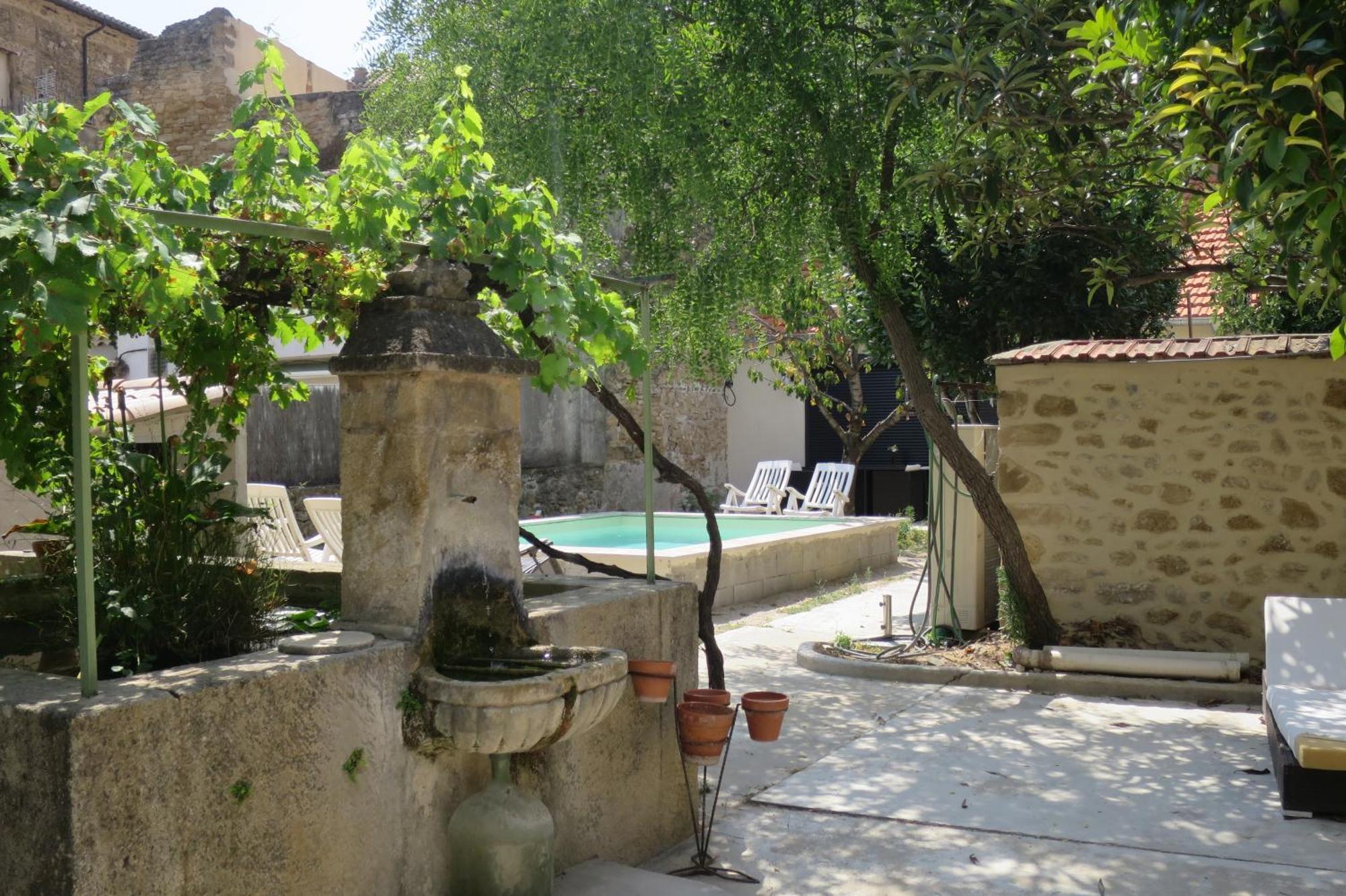 La Grotte Apartment Serignan-du-Comtat Luaran gambar